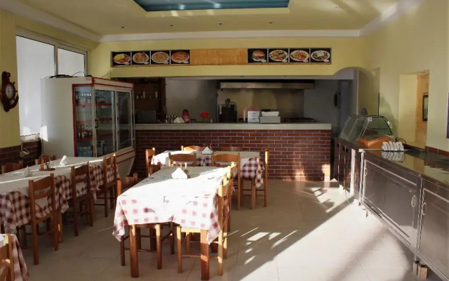 Sotirakis Hotel Studios