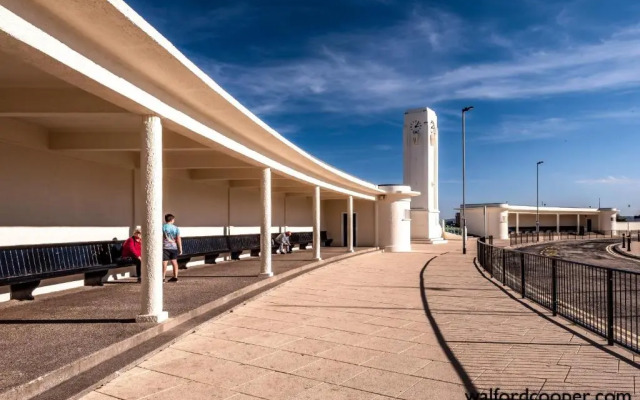 Aarondale Guest House