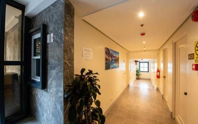 OYO 492 Sunset View Ridge Residences