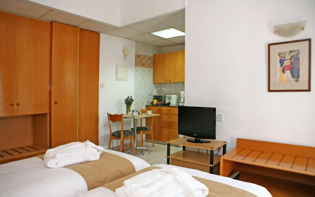 Chrielka Hotel Apartments