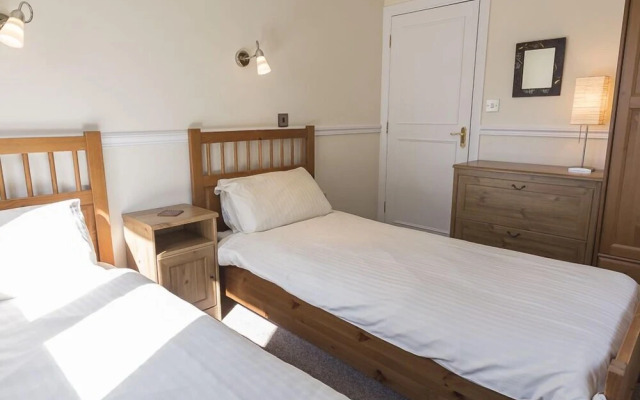 4 Armada House