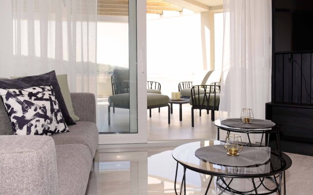 Beachfront villa Senses for 12 in Milna