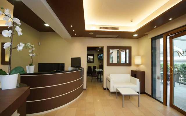 Hotel Clarin 14 by Dori