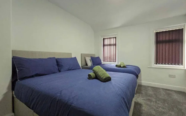 Blackpool Bliss - Spacious 4-bed Apartment