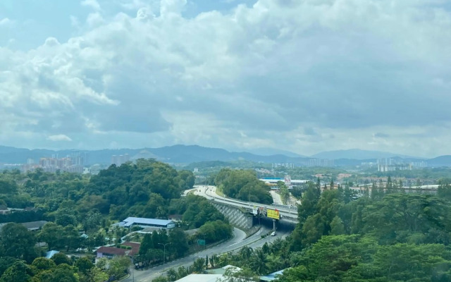 LANDMARK2 - GreenView, QuietSpace, BudgetStay, FreeParking, Near Kajang, SgLong, C180, Cheras