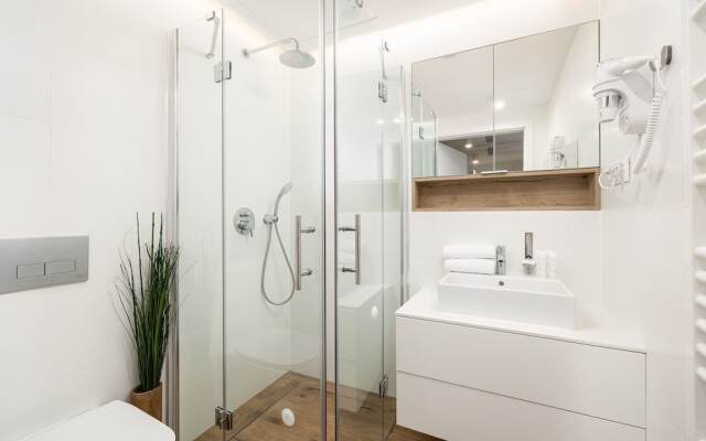 Sunny Coast Studio by Renters