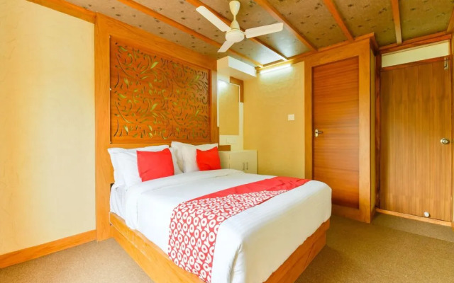 OYO 16838 Big B Houseboat 10 BHK