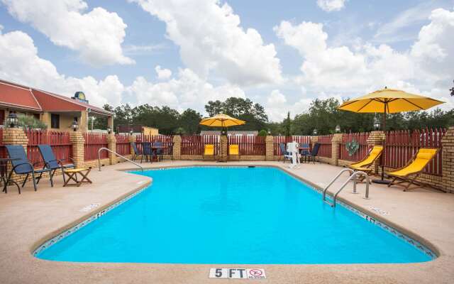 Days Inn by Wyndham Lake City