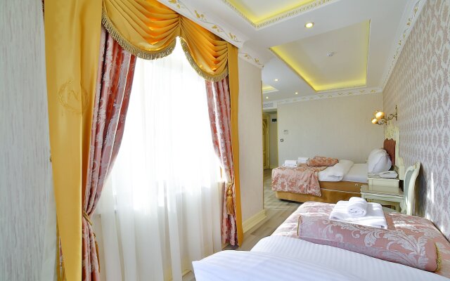 Nayla Palace Hotel