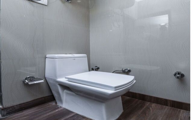 OYO 15764 Hotel Akash Continental