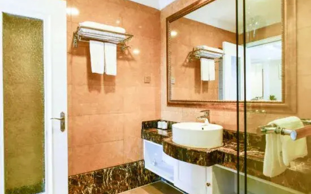 Borrman Hotel (Guangzhou Panyu Qiaonan Aoyuan Plaza)