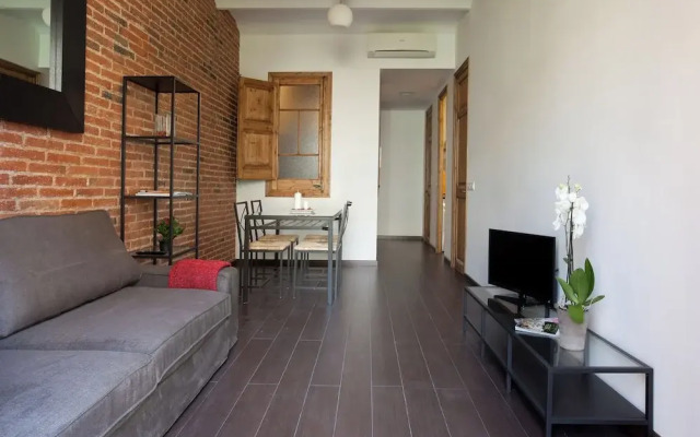 Comfortable Family Apartment With Balcony