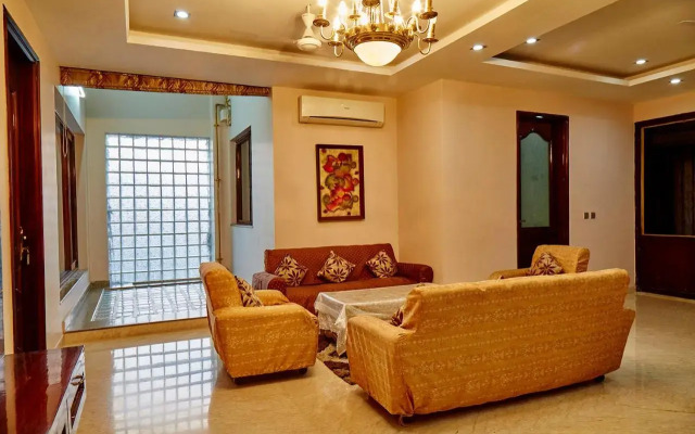 Kapoor Residency