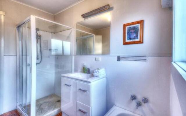 Cove Beach Apartment