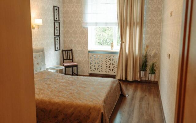 2 bedroom central flat