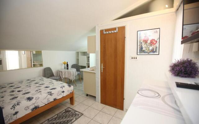 Stela Apartments
