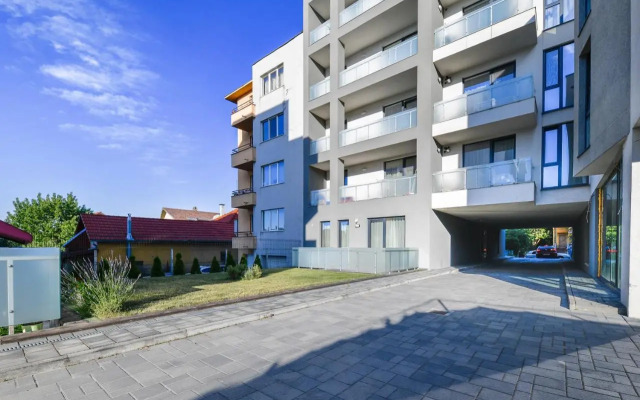 Stylish Ground Floor Apartment