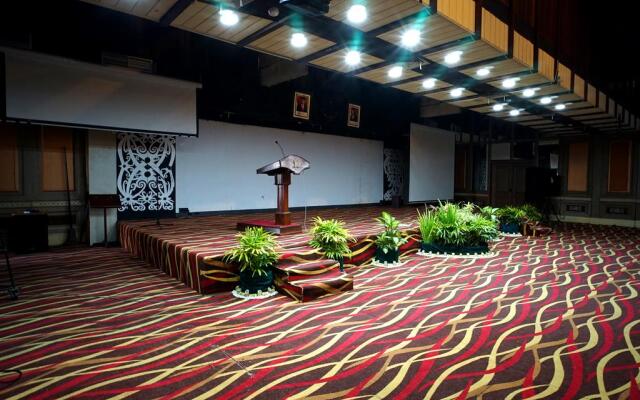 Capital O 1963 Hotel The New Benakutai