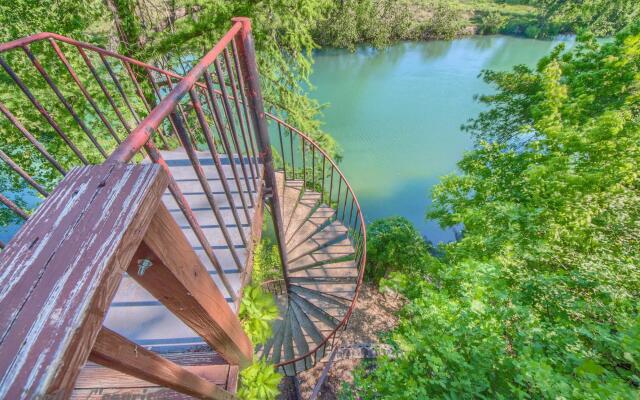 Riverside Condo SS 4B