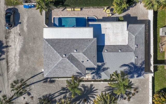 Surf Riders 4 Bedroom Home