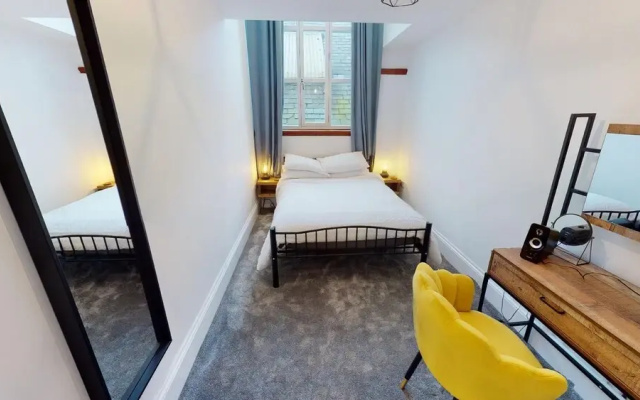 Hu1 Boutique City Apartment - Sleeps 6