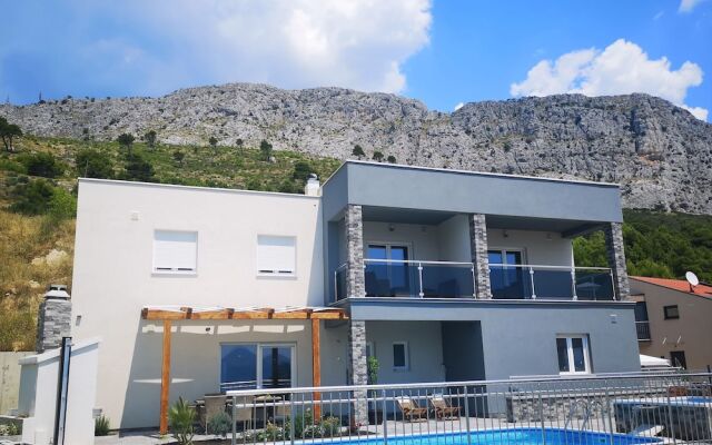 Villa Sara Omis