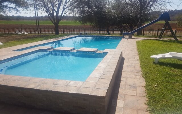 Ekuthuleni River Front Chalets