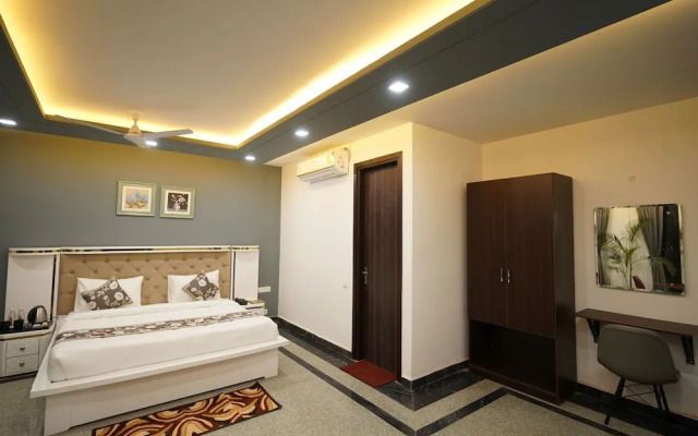 Posh Garden Inn