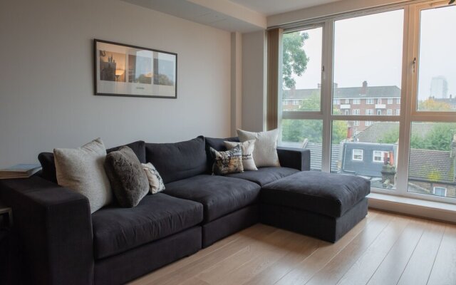 Cosy 1 Bedroom South West London Apartment By River
