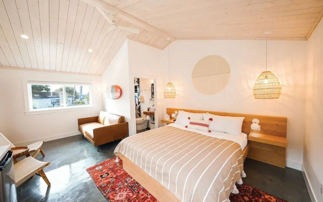 Surf Lodge
