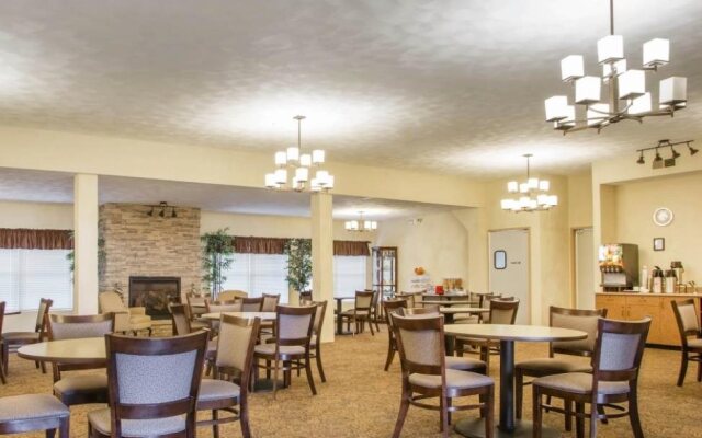 O'Fallon Suites Hotel