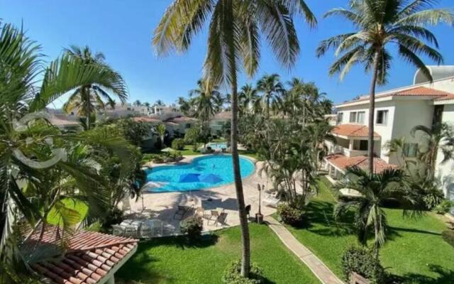 Beautiful Apartment on the Beach with pool