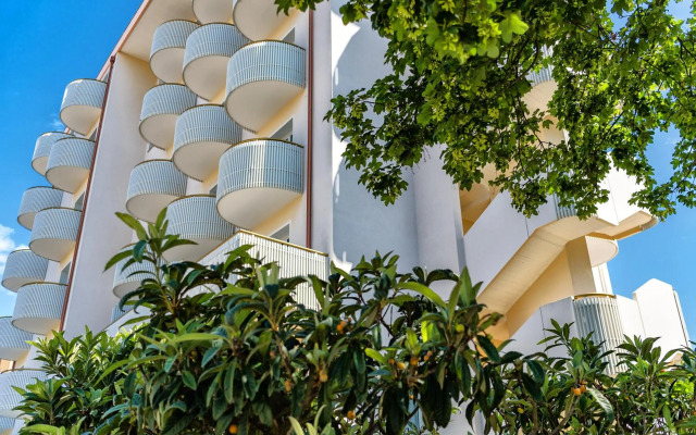 SALUS Smart & Chic Hotel