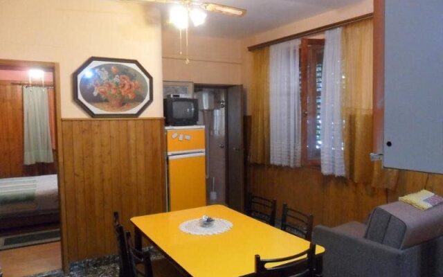 Maca Apartments