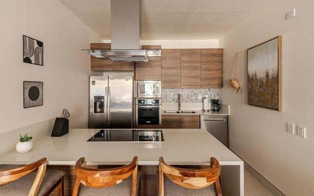 Elegante Condo, con alberca, zona Tezal