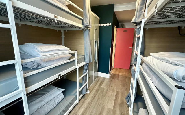 Smart Hyde Park View - Hostel
