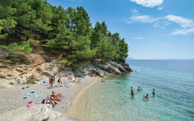 Nice Home in Pisak With Wifi and 3 Bedrooms