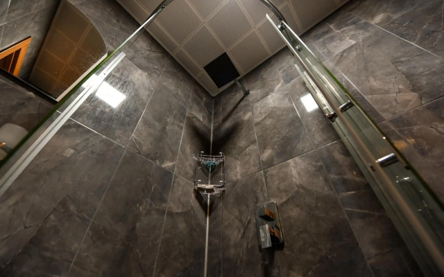 Serah Residence