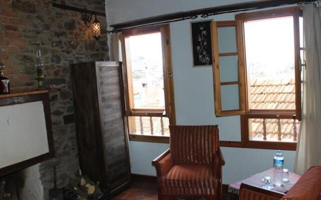 Thera House