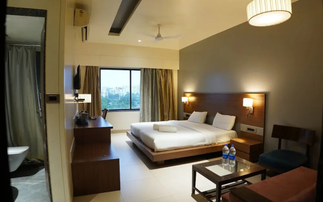Hotel Sadanand Regency