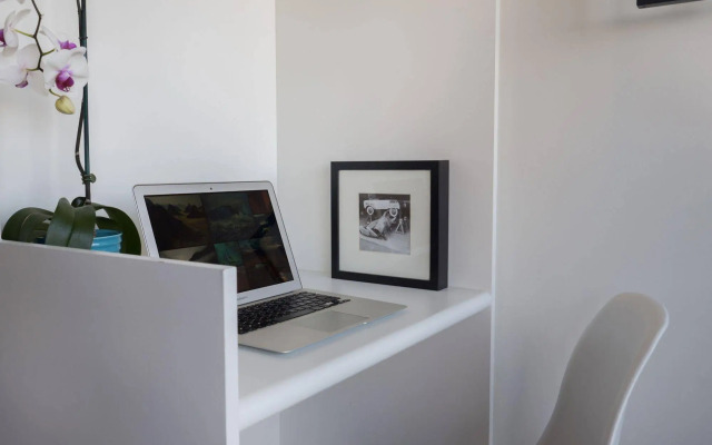 LittleStay Collection - Sturt