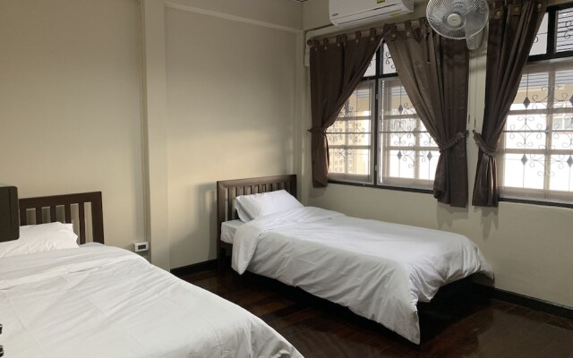 Achcha - MRT Itsaraphap Station