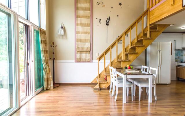 Sunny Junny Pension
