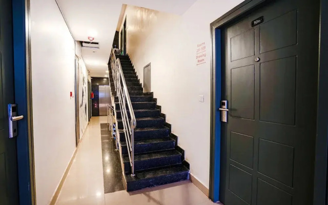 Fabhotel Royal Sterling