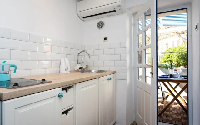 Adorable Holiday Home Located Near the Beach