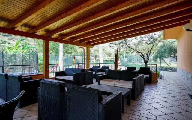 Old River Residence