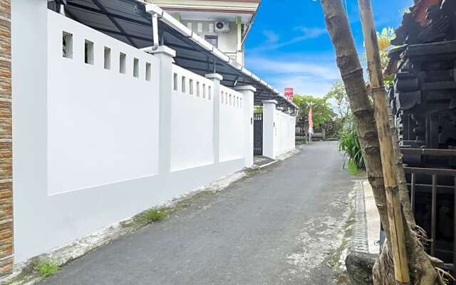 OYO 90907 Handika Jaya Bs
