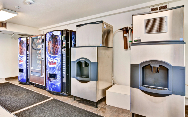 Motel 6 Pittsburgh, PA - Crafton