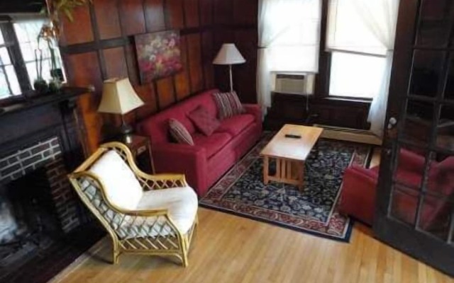 The Sandpiper Beachfront Motel