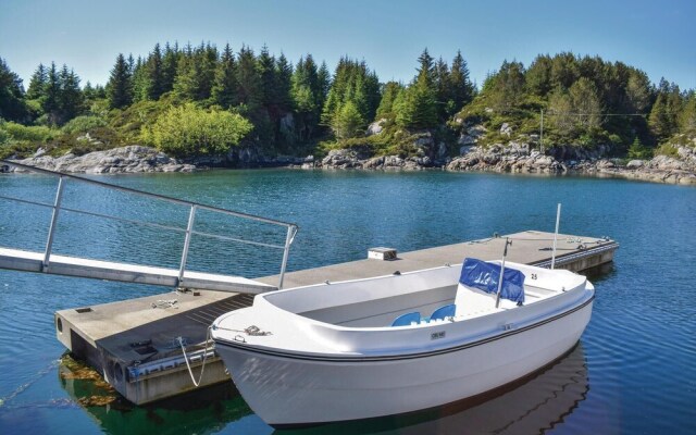 Awesome Home in Bakkasund With 2 Bedrooms and Wifi